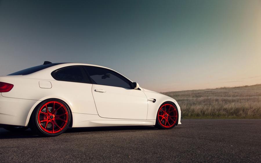  BMW M3 Coupe Aero by Vorsteiner 2016 года  (фото 4 из 5)